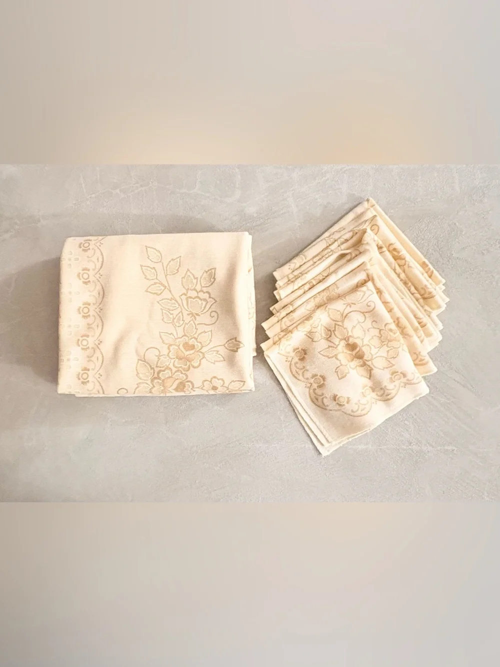 Vintage Cream Damask Tablecloth & 8 Napkins Set Glossy Floral Jacquard 98”x 112”